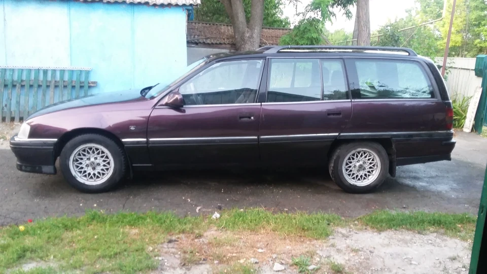 Opel Omega Караван 2.0 і 2