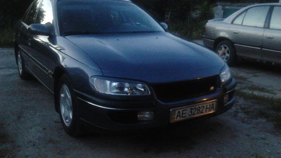 Opel Omega MagicGrau Limousine 5