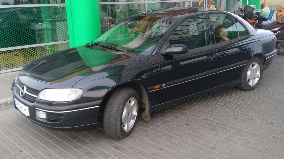 Opel Omega Мокрий асфальт 2.0 газ/б 2