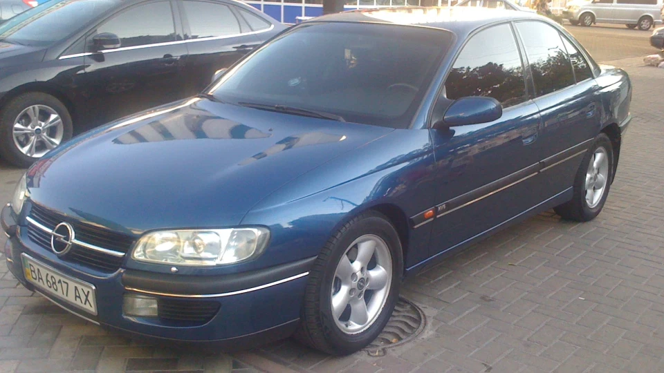 Opel Omega MV6 3.0 синій металік 3