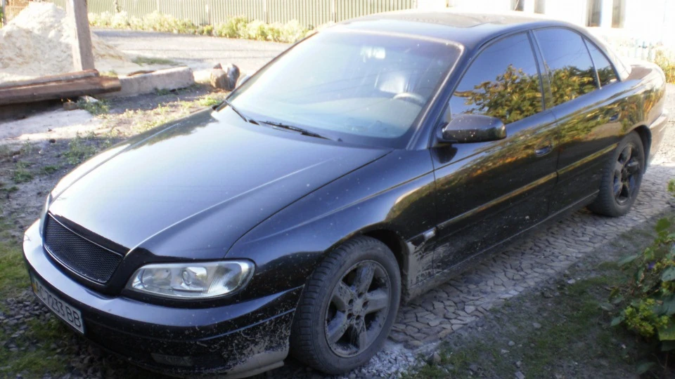 Opel Omega MV6 БРЮНЕТКА 4