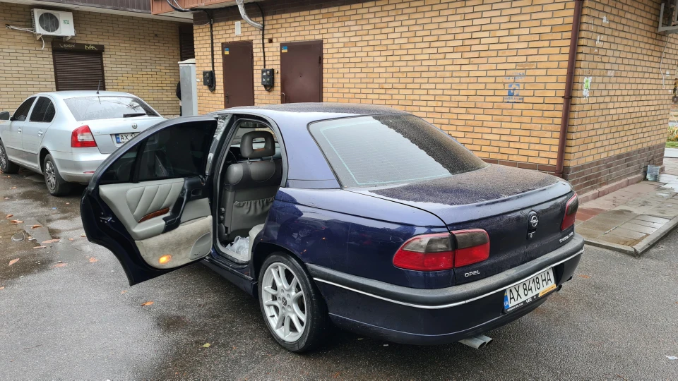 Opel Omega MV6 3