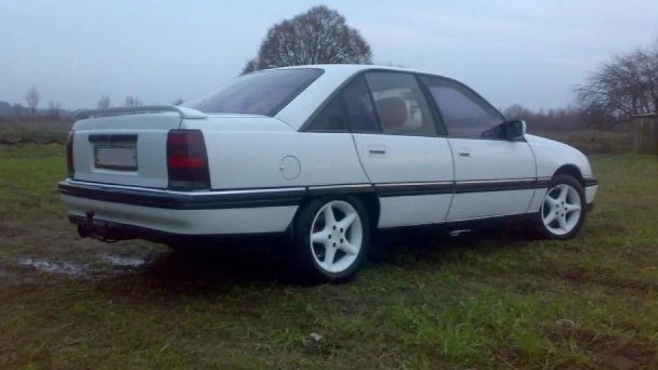 Opel Omega на R18 для рівних доріг 4