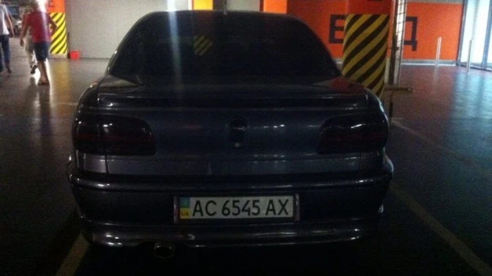 Opel Omega Olmeca b 2