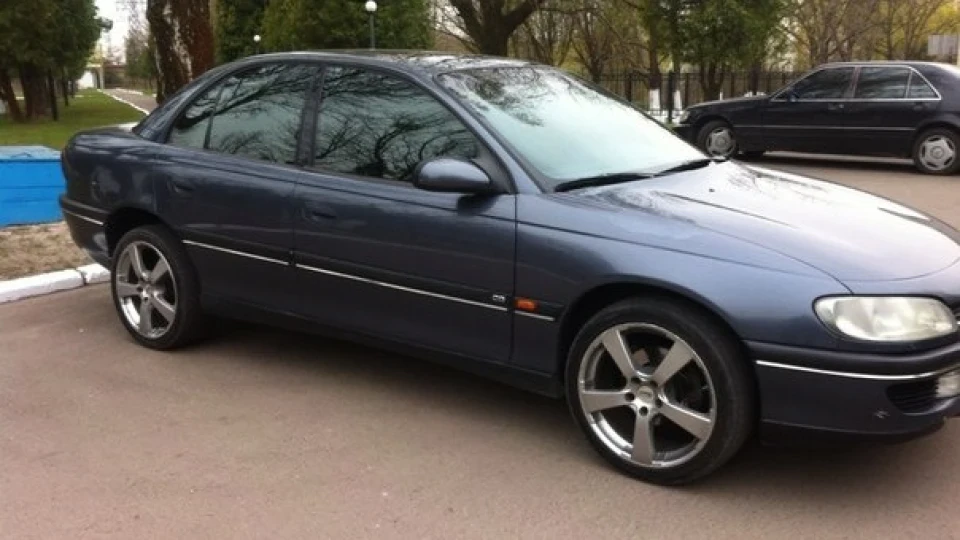Opel Omega Olmeca b 4