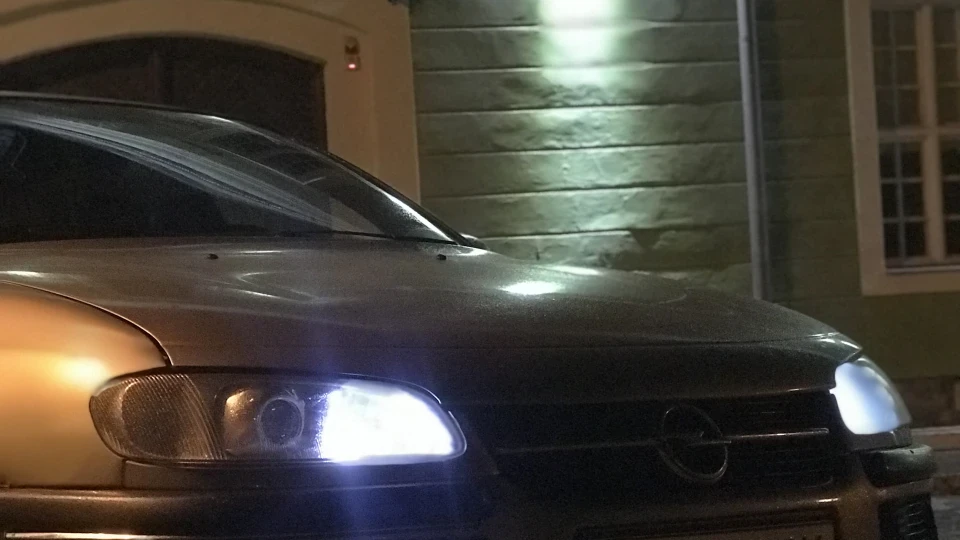 Opel Omega Omega B 2.0 16v 3