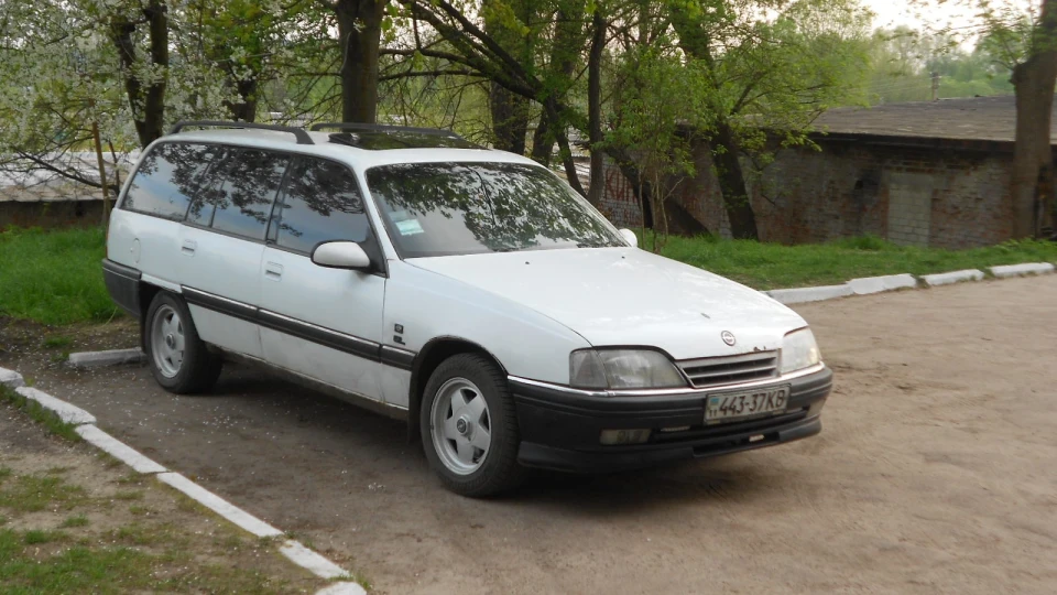 Opel Omega пароплав