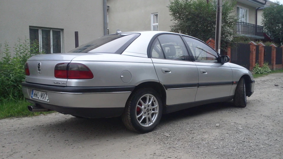 Opel Omega Поляк 3