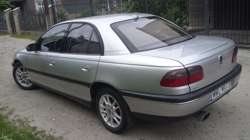 Opel Omega Поляк 4