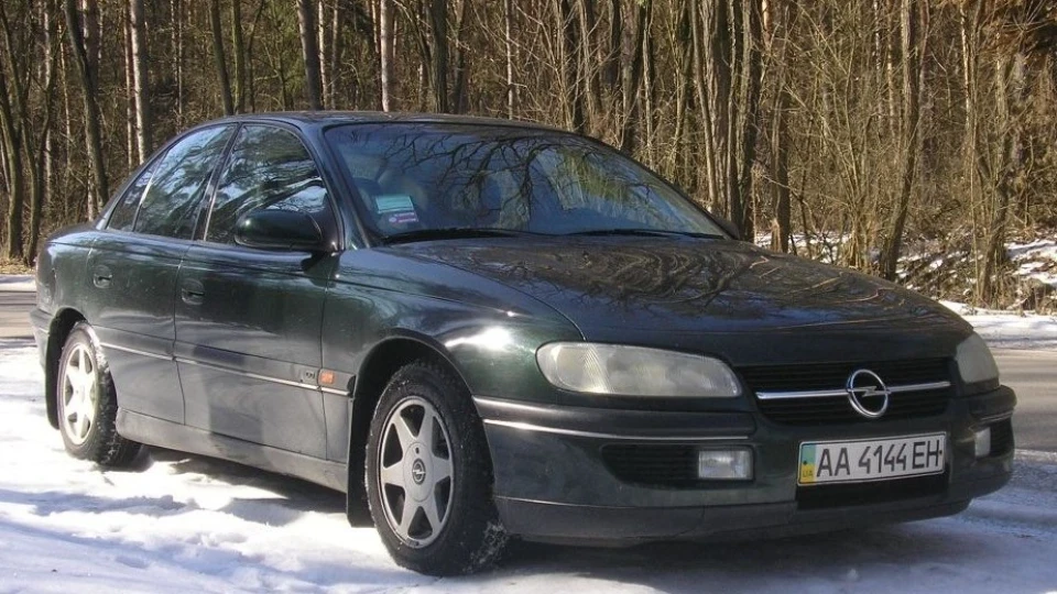 Opel Omega просто V6