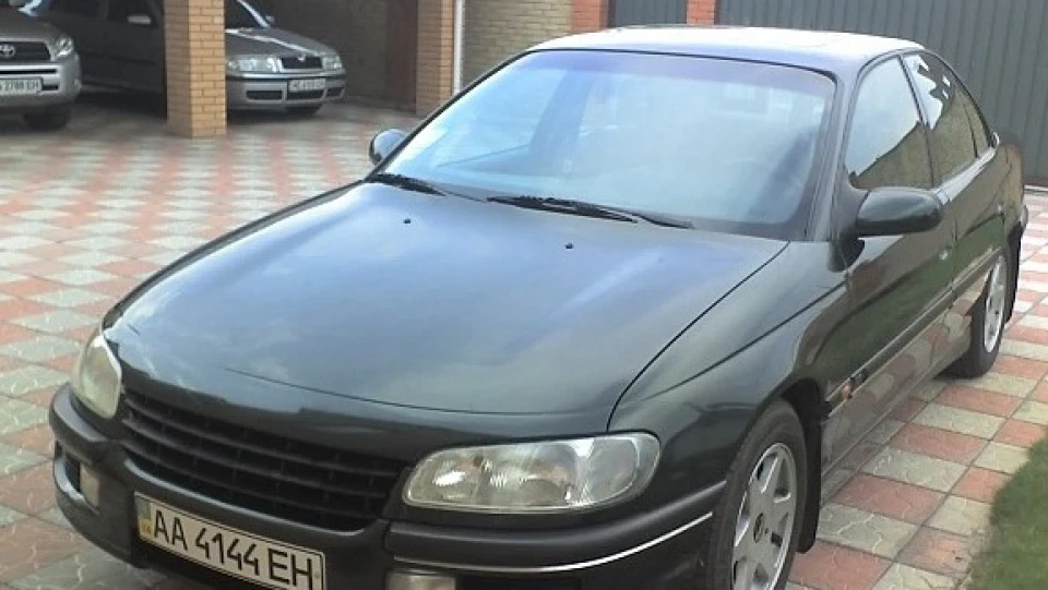 Opel Omega просто V6 2
