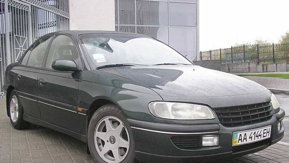 Opel Omega просто V6 3