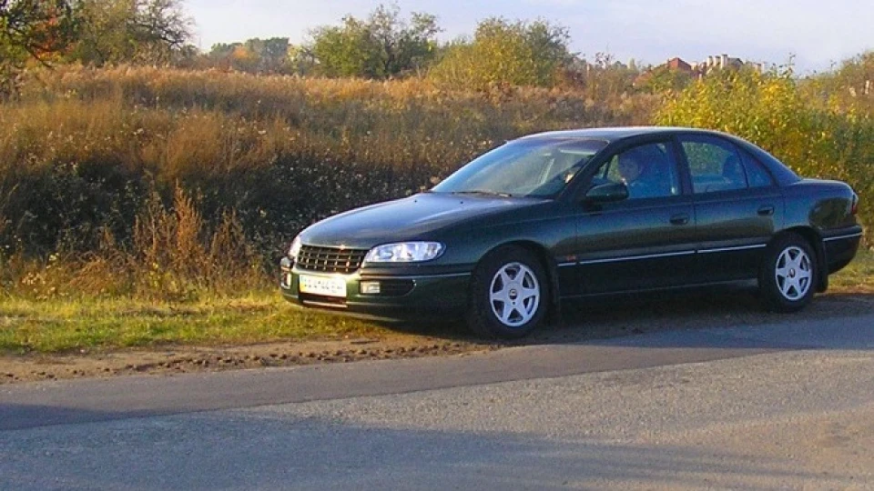 Opel Omega просто V6 5