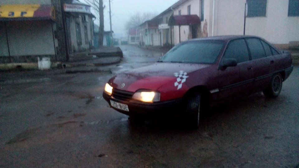 Opel Omega RIPE CHERRY 2