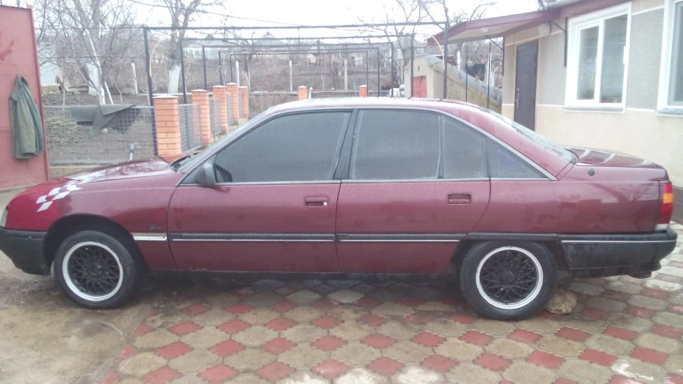 Opel Omega RIPE CHERRY 3