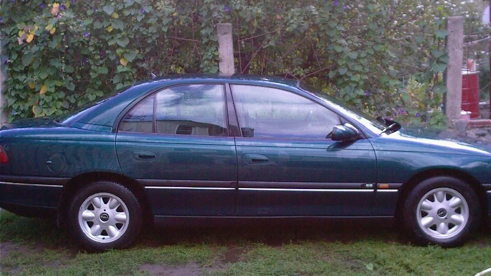 Opel Omega літак 2