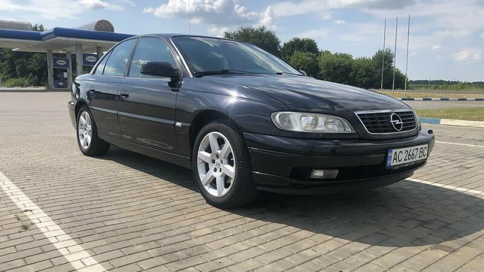 Opel Omega Schwartz
