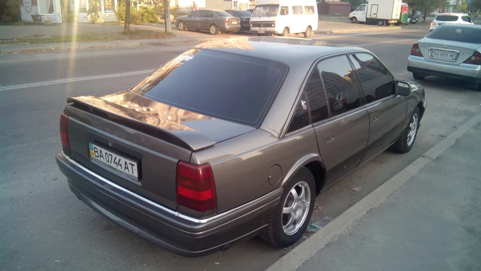 Opel Omega Сіра миша 5