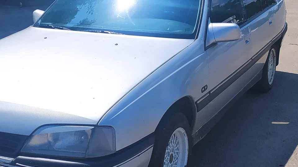 Opel Omega Срібло 2