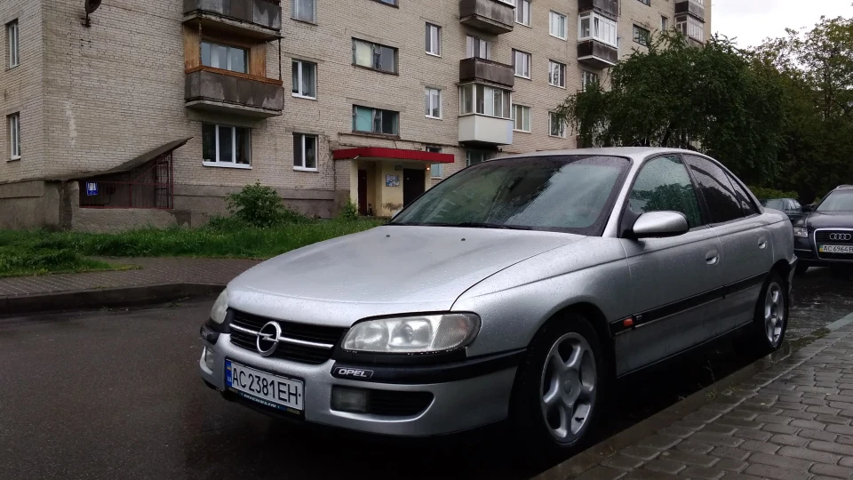Opel Omega Сірий кардинал 2