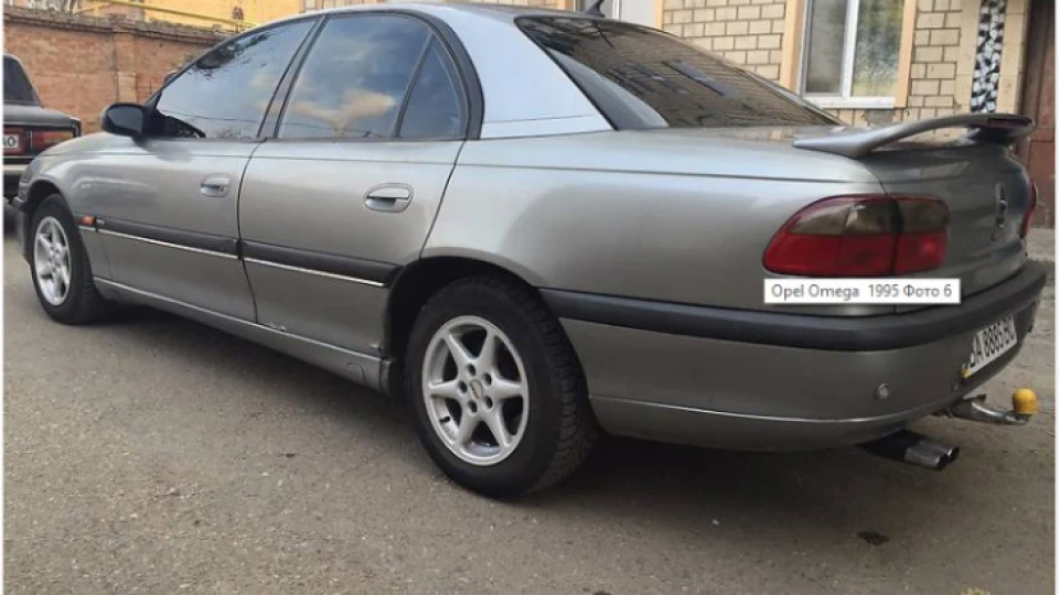 Opel Omega Сірий лайнер 2
