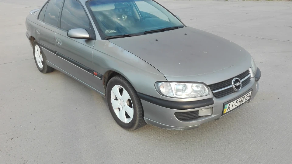Opel Omega Сірий лайнер 5