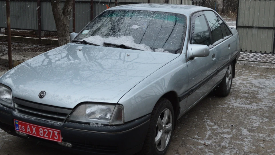 Opel Omega Сірий металік