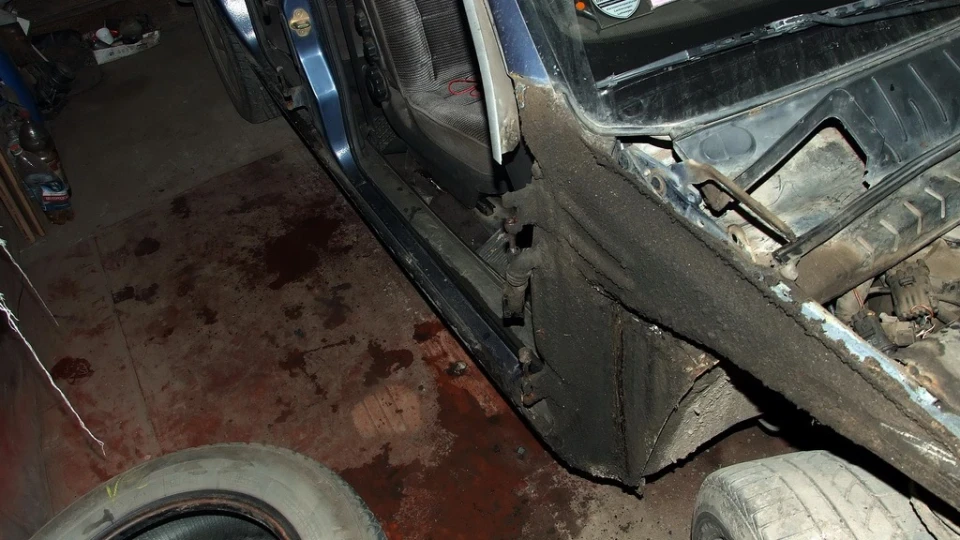 Opel Omega синя баржа)) 2