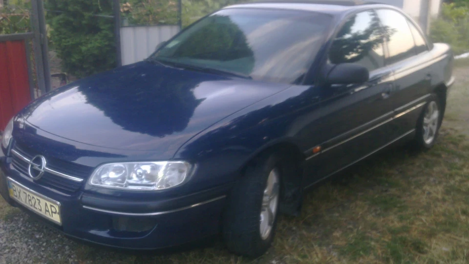 Opel Omega СИНИЙ 2.0 2