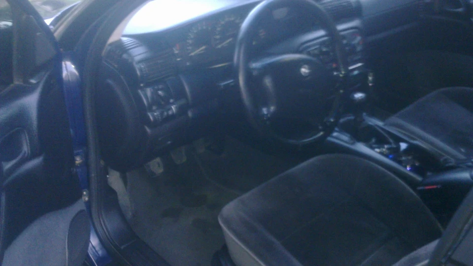 Opel Omega СИНИЙ 2.0 5