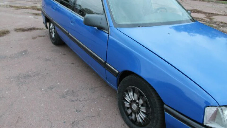 Opel Omega Синій бегемот 2.0 2