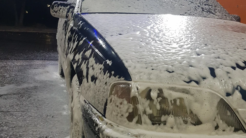 Opel Omega Синій брутальний танк 3