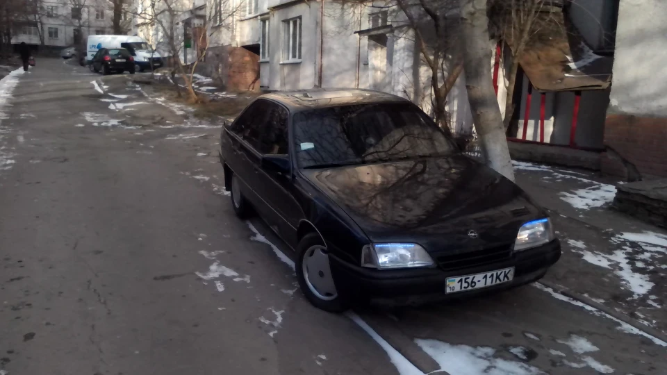 Opel Omega синій металік ООА1,8 2