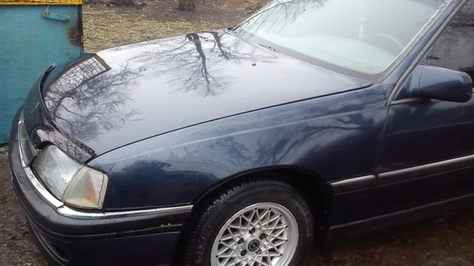Opel Omega Синій металік 2.0і OHC 4