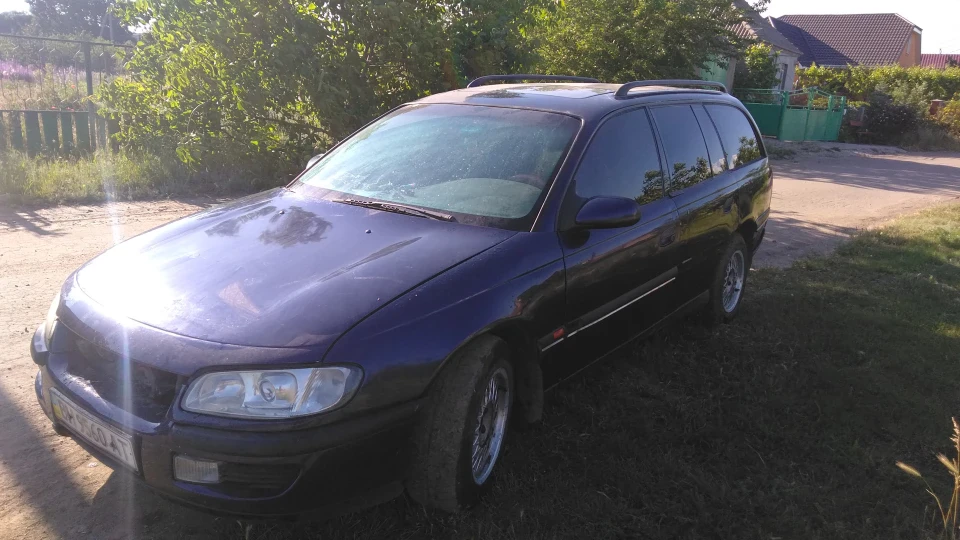 Opel Omega Синій металік, 2,5TD 3