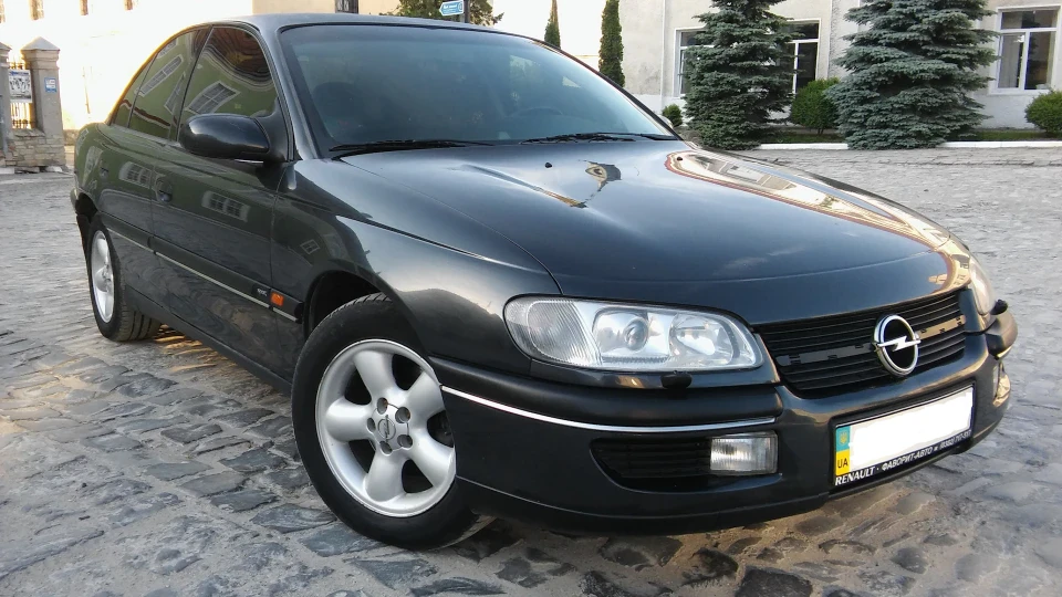 Opel Omega SPORT 2.0 16кл. 3