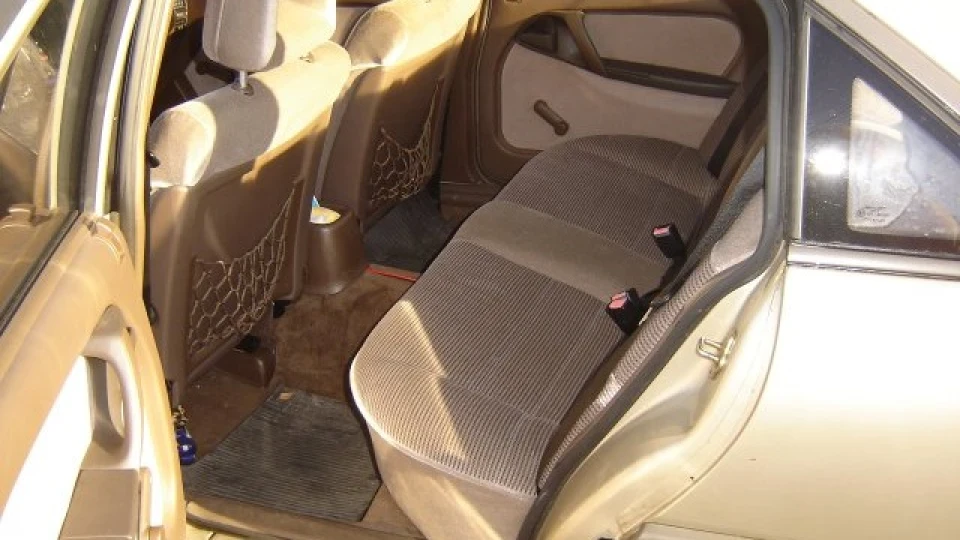 Opel Omega світло сірий металік 3