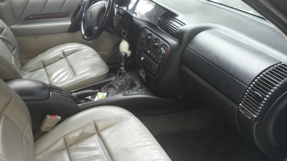 Opel Omega V6 2.5