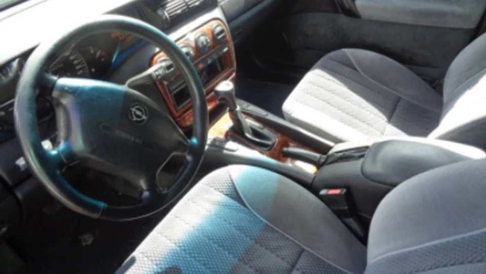 Opel Omega vinil car 2