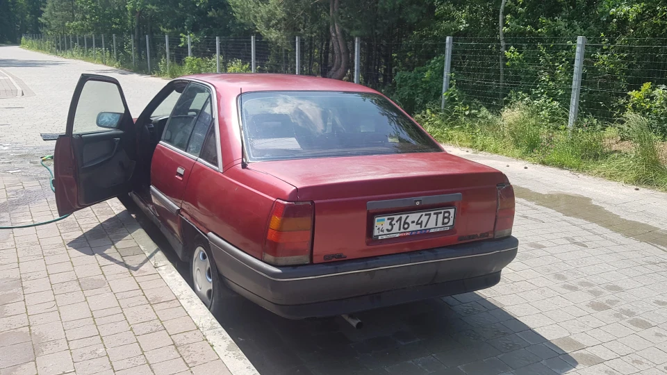 Opel Omega Вишенька