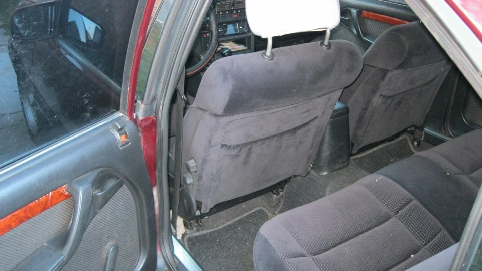 Opel Omega вишневий металік 2.0і 3