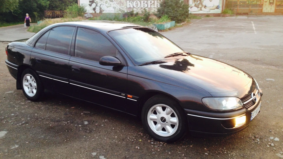 Opel Omega X20SE 2