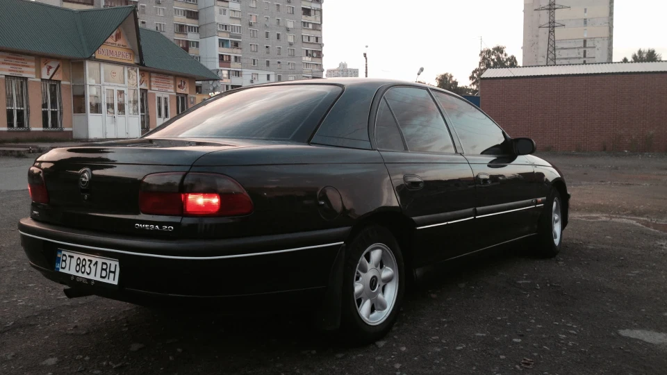 Opel Omega X20SE 3
