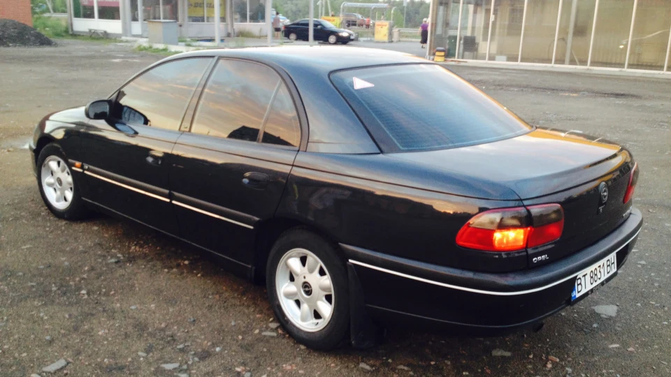 Opel Omega X20SE 4