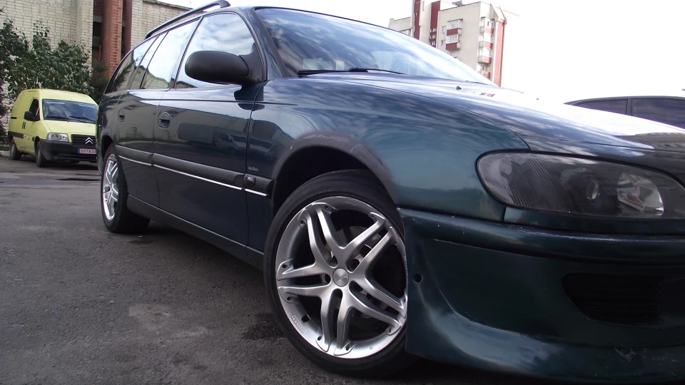 Opel Omega X20XEV 4