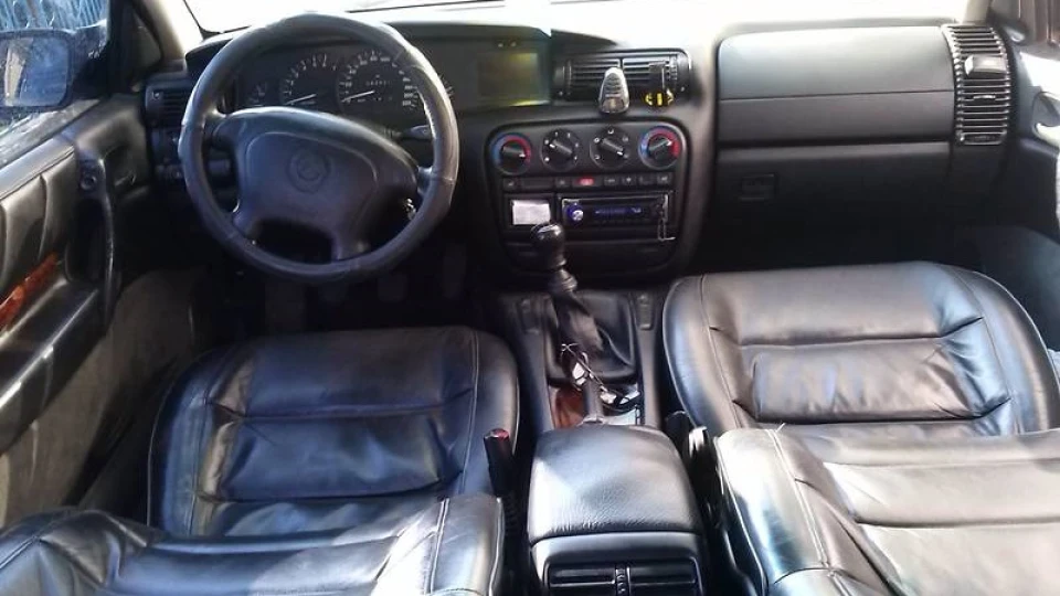 Opel Omega Хороша 2.0 16v 3