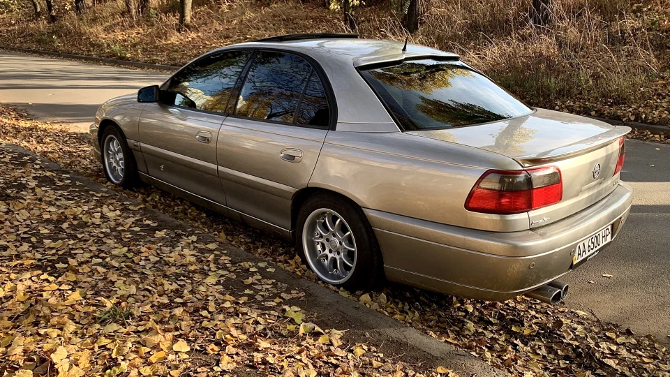 Opel Omega Y26SE 2