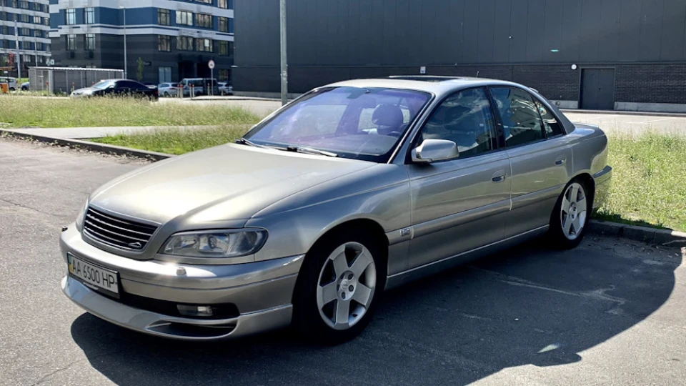 Opel Omega Y26SE 4