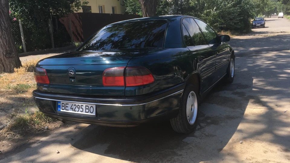 Opel Omega Зелена Ластівка 2