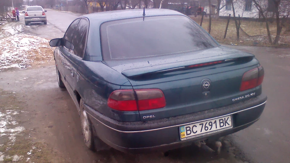 Opel Omega зелений кінь 2